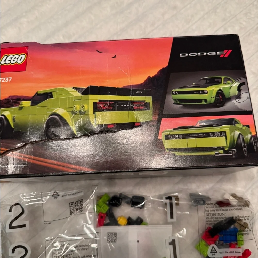 LEGO Speed Champions Green and Black Set Dodge‎ Challenger SRT Hellcat